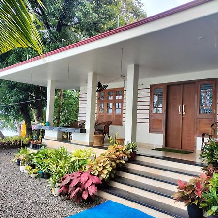 Green Island Homestay Riverside โคชิโคด ภายนอก รูปภาพ