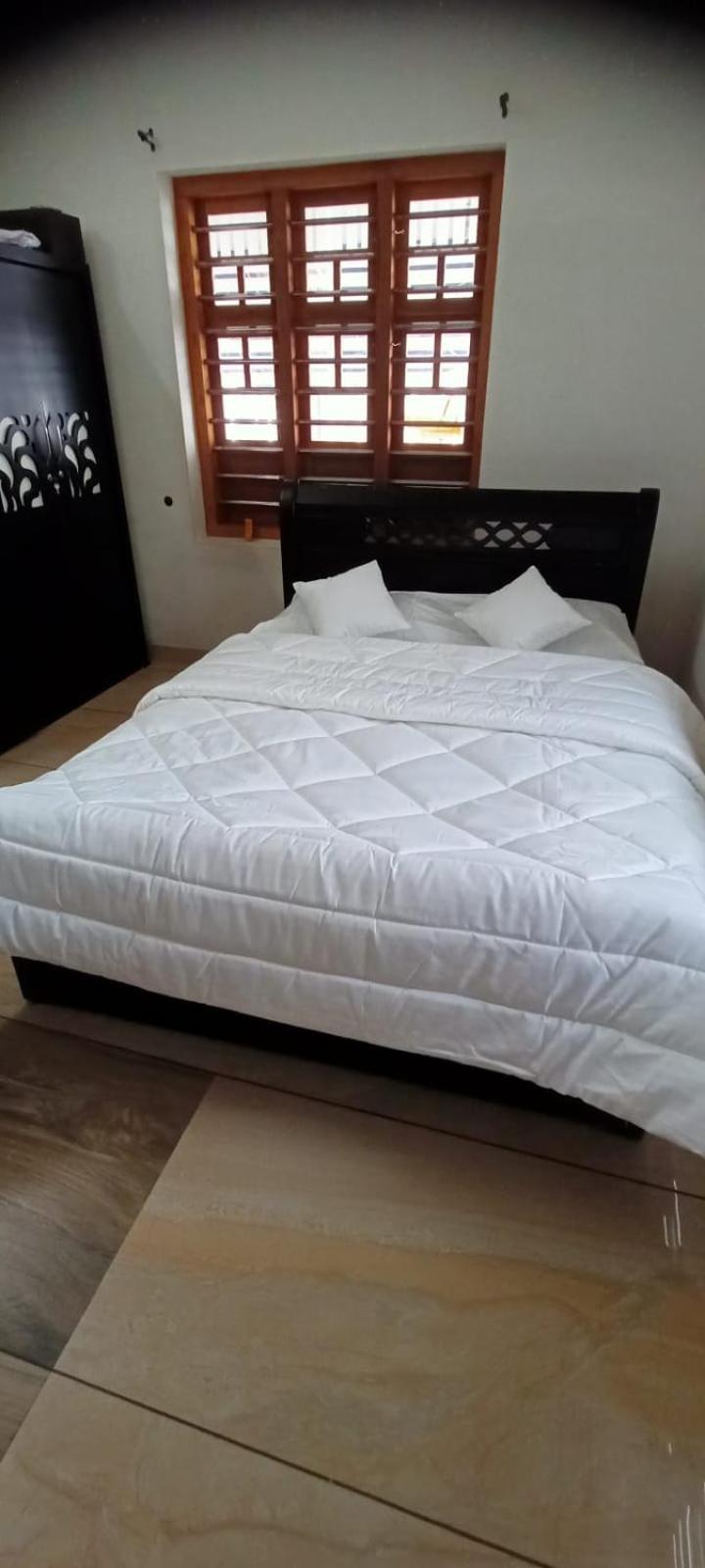 Green Island Homestay Riverside โคชิโคด ภายนอก รูปภาพ