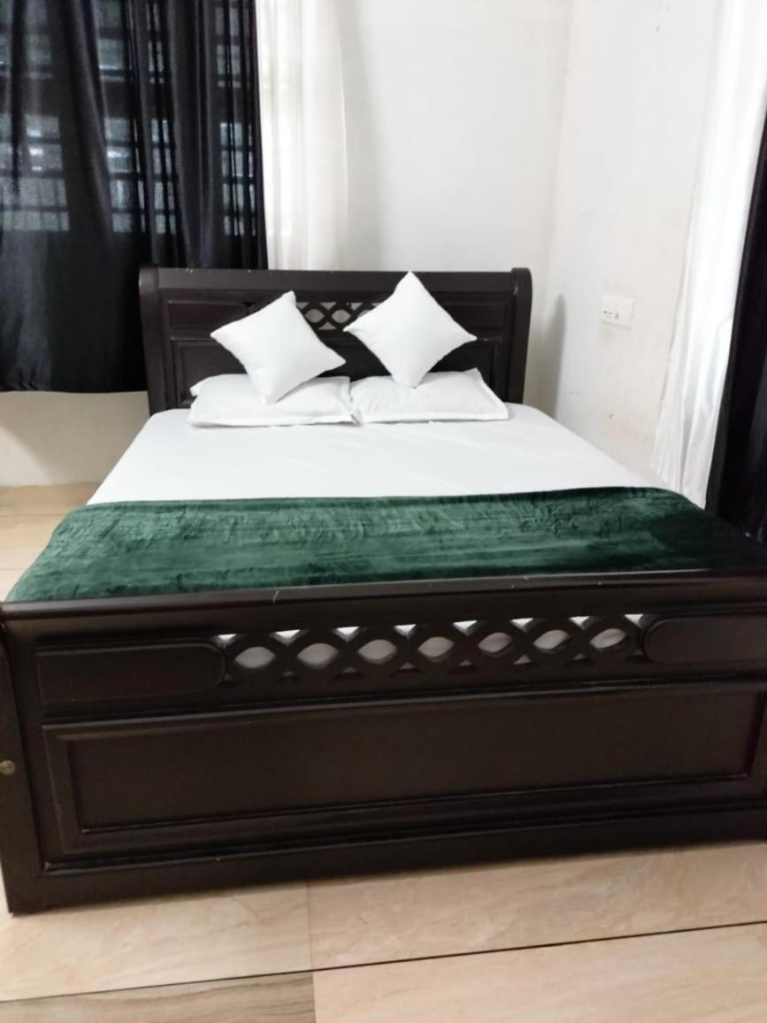 Green Island Homestay Riverside โคชิโคด ภายนอก รูปภาพ