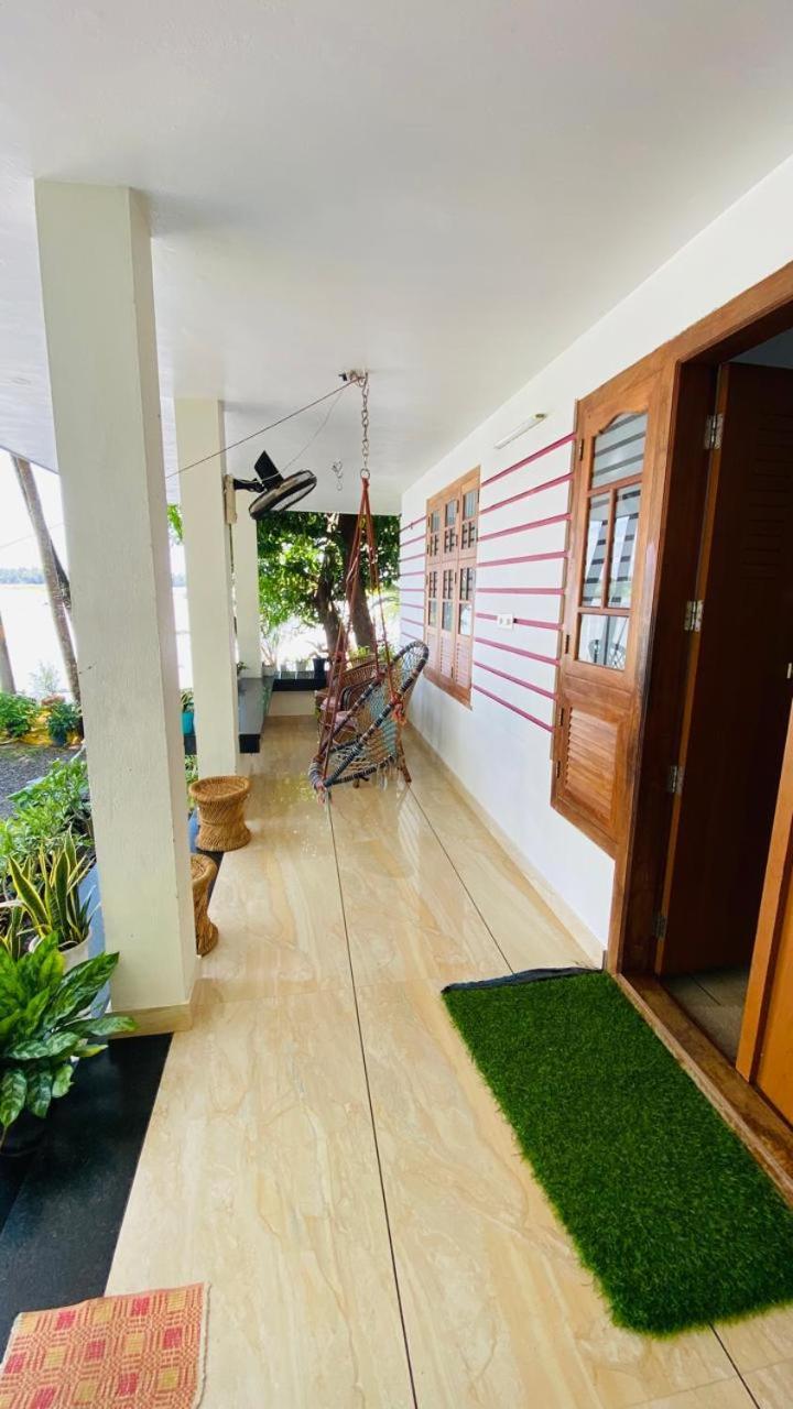 Green Island Homestay Riverside โคชิโคด ภายนอก รูปภาพ